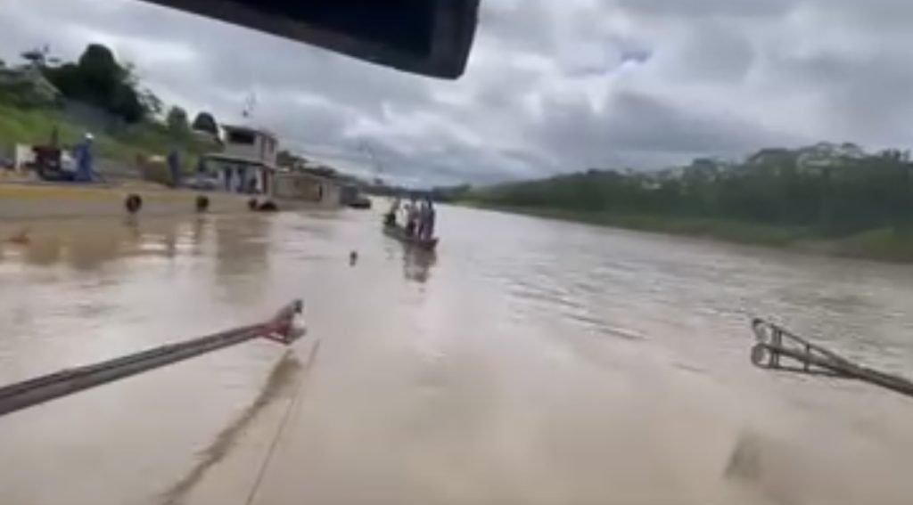 Barqueiro desaparece no Rio Juruá em Marechal Thaumaturgo após cair de embarcação