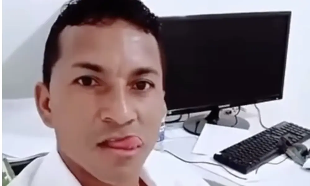 Secretário que viralizou com vídeo sensualizando deixa cargo em Tarauacá