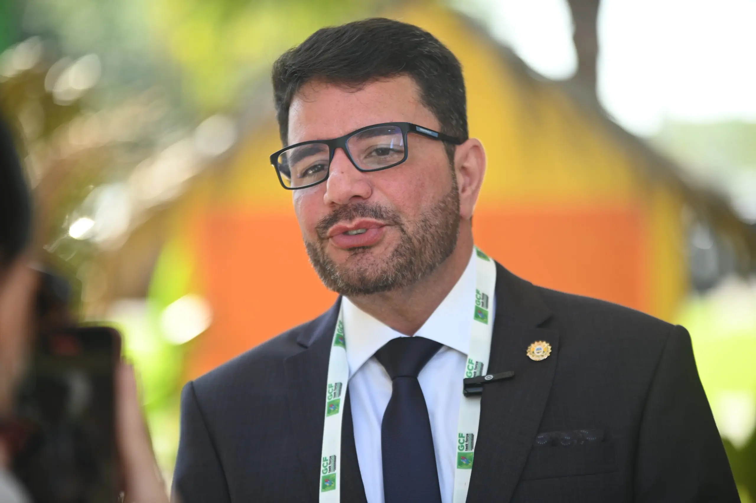 Governador Gladson Cameli embarca para Cruzeiro do Sul para lançamento da Expoacre Juruá
