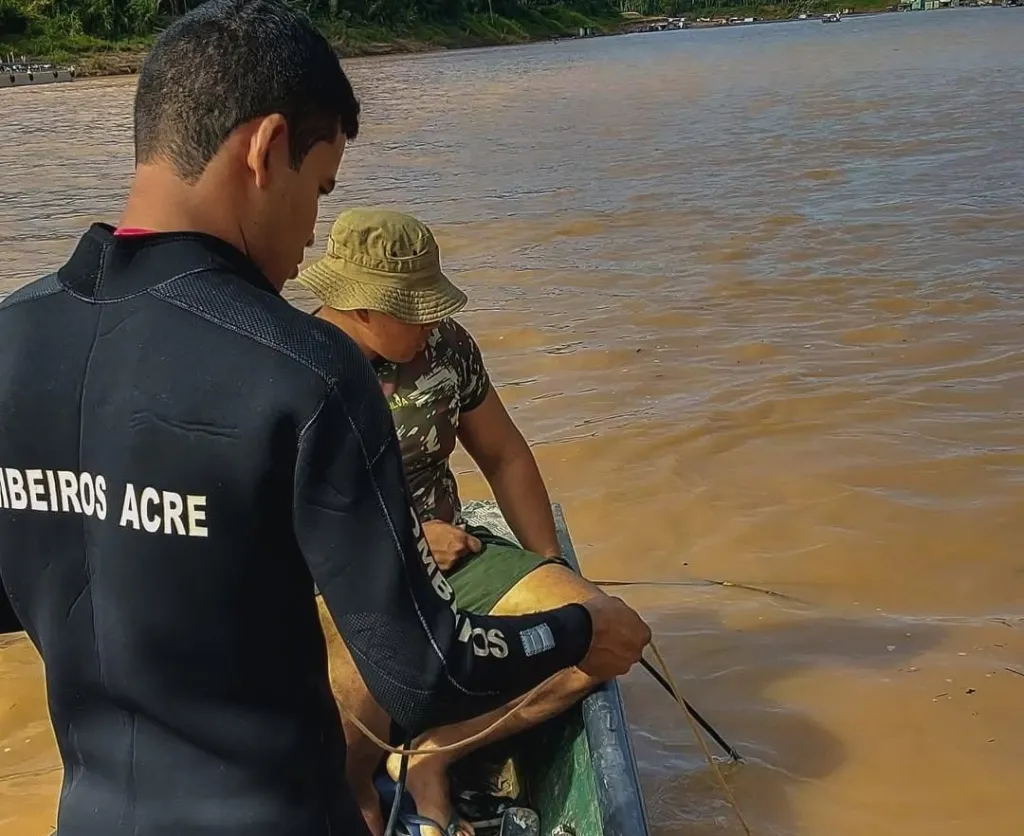 Bombeiros enfrentam perigos diários nas buscas por Nilo desaparecido no Rio em Marechal Thaumaturgo