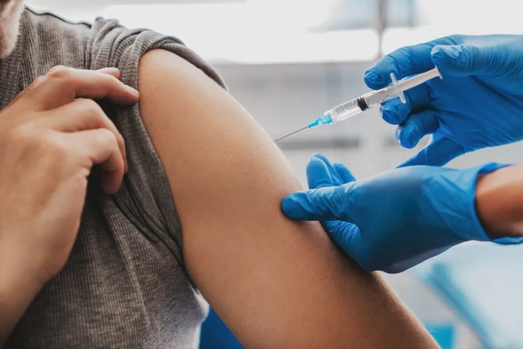 Menos de 8% das crianças e adolescentes completaram esquema vacinal contra a dengue no Acre