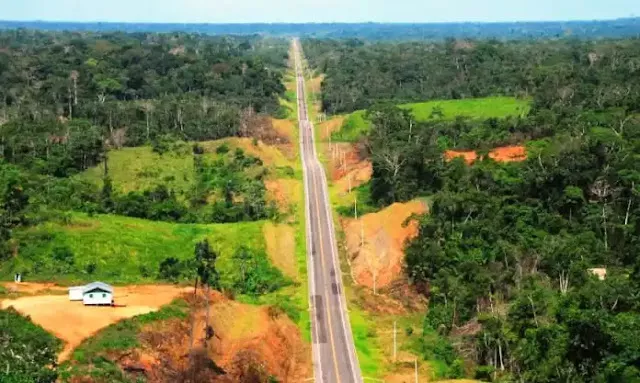 Suposta briga entre empreiteiras pode estar travando obra de recapeamento da BR-364 entre Bujari e Sena Madureira