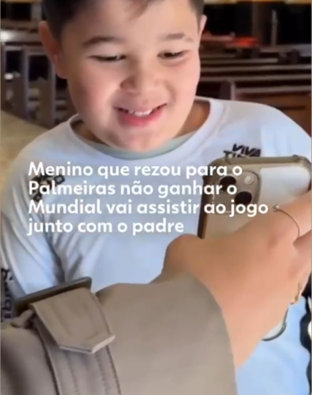 Menino que viralizou em missa tem reencontro virtual com padre e faz previsão para o Mundial de Clubes