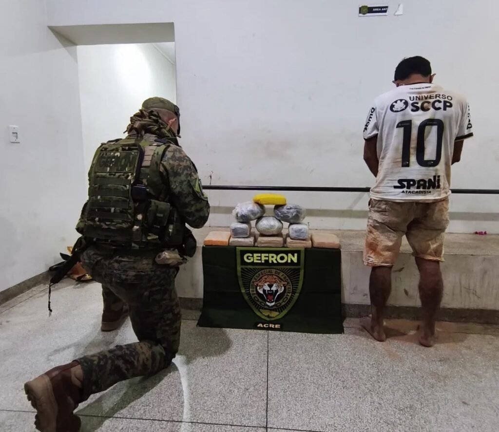 GEFRON apreende 11 kg de Skunk em ramal de Mâncio Lima e prende suspeito de tráfico