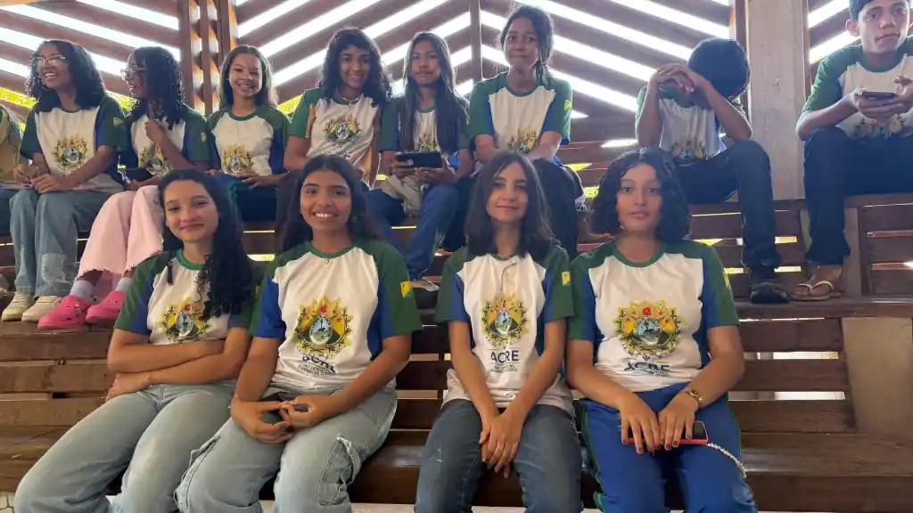 Alunos da rede estadual conhecem cultura indígena Puyanawa durante Festival Atsa