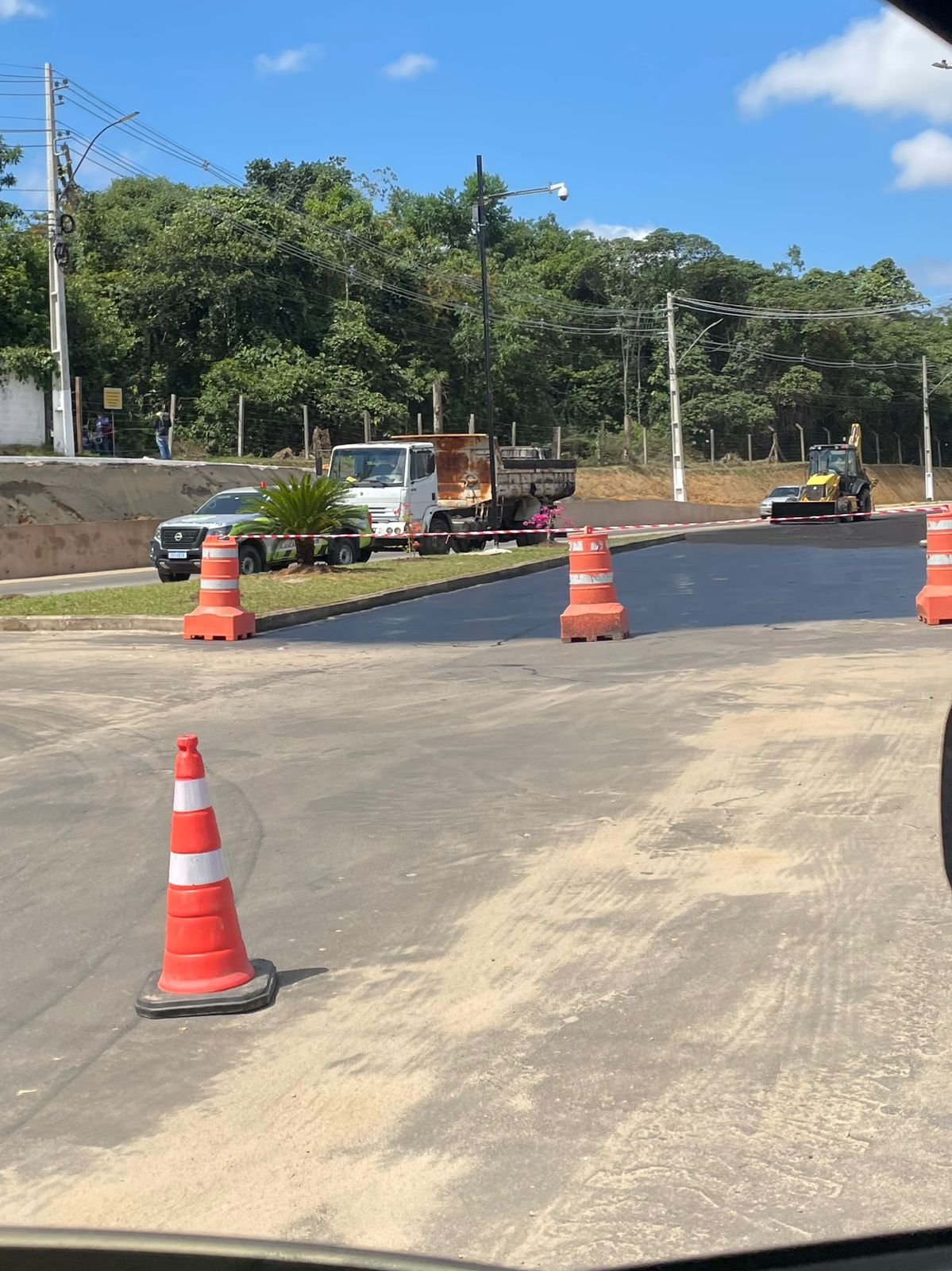 Prefeitura de Cruzeiro do Sul intensifica melhorias na rotatória e no bairro do Conjunto São Francisco, no Aeroporto Velho