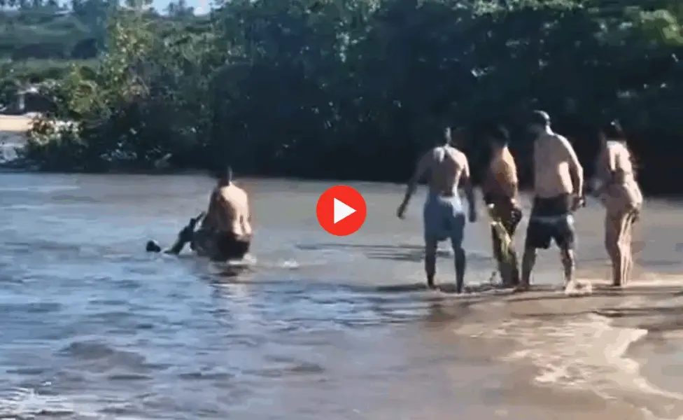 Turistas acreanos salvam homem de afogamento na Paraíba