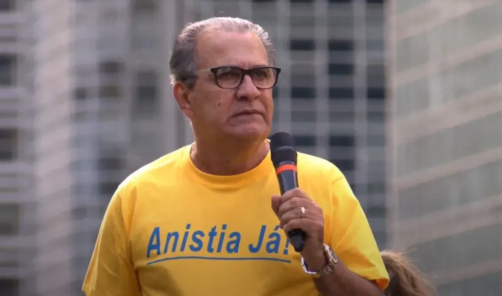 Moraes manda apreender passaporte de Silas Malafaia