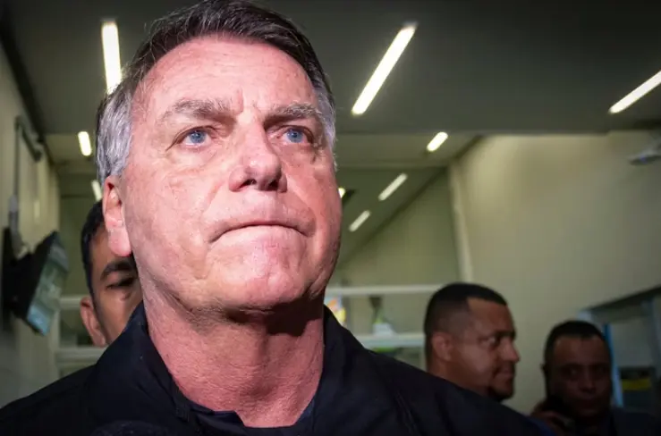 Moraes autoriza visita de filhos e netos a Bolsonaro