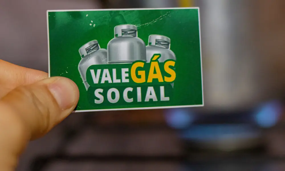 Quase 48 mil famílias acreanas começam a receber Auxílio Gás nesta segunda-feira