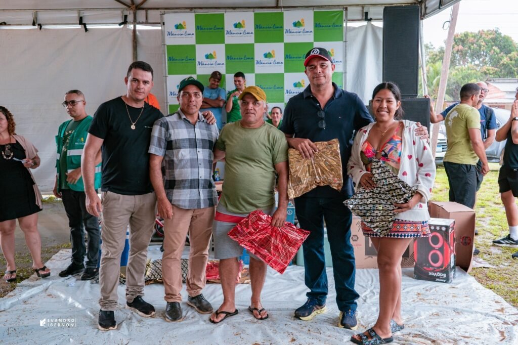 Prefeito de Mâncio Lima, Zé Luiz, leva festa e serviços de saúde para celebrar o Dia dos Pais na Comunidade Santo Antônio