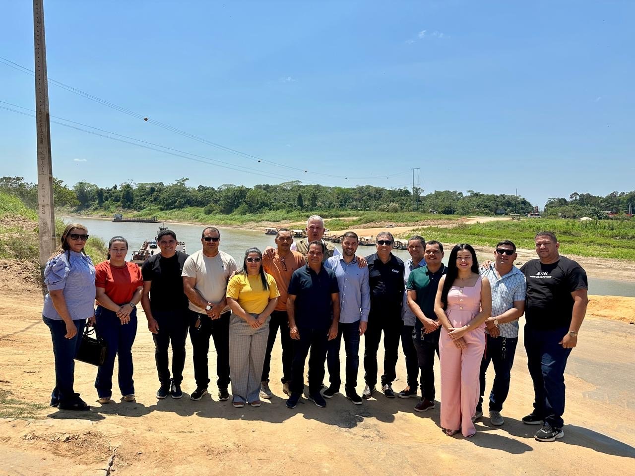 Prefeito Salatiel Magalhães recebe visita do Superintendente do DNIT e lideranças para discutir andamento do projeto da ponte