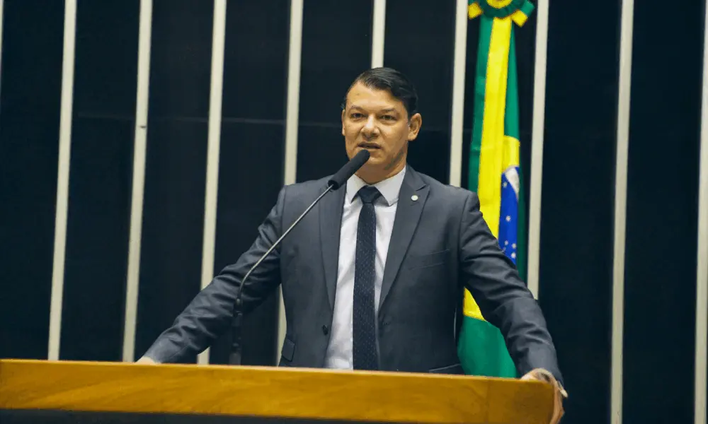 Duarte apresenta PL para garantir medicamentos contra obesidade