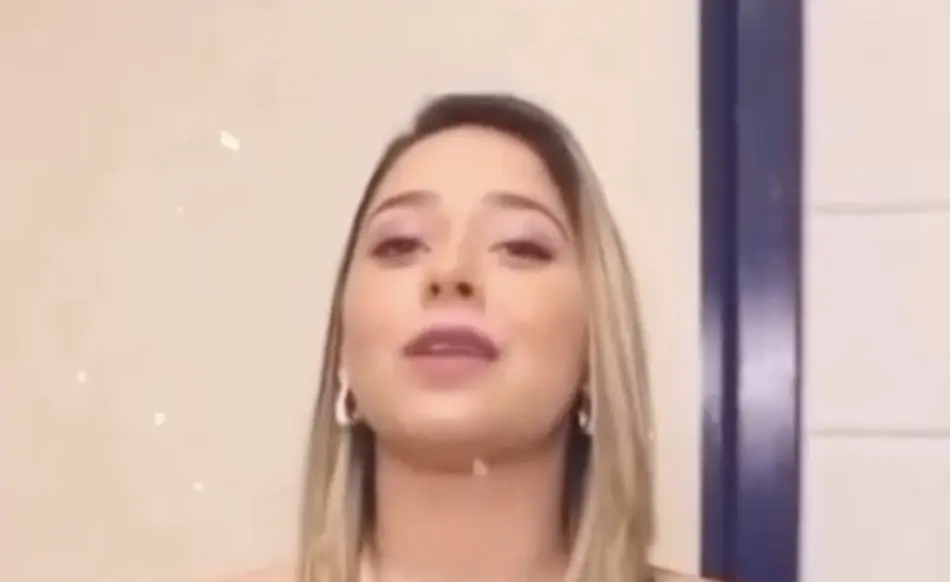 Cantora Marília Tavares faz convite para o Festival da Farinha, em Cruzeiro do Sul