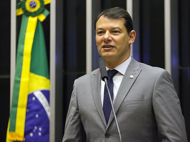 Deputado Roberto Duarte é coautor de projeto de anistia aprovado na Câmara