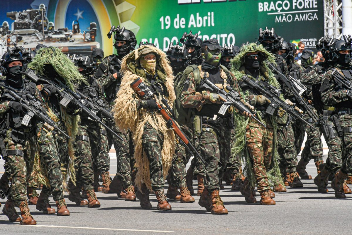Exército veta atos perto de quartéis durante julgamento de plano golpista