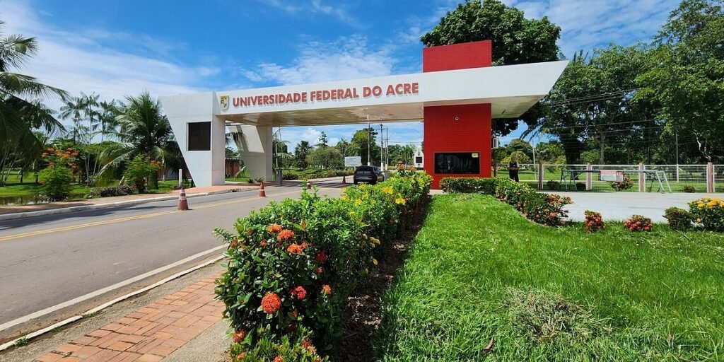 Centro de Idiomas da Ufac abre inscrições para cursos gratuitos de línguas