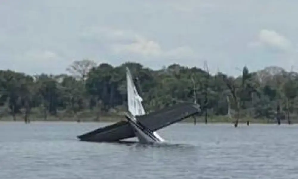 Avião vindo da Venezuela com 380 kg de maconha cai em represa no Amazonas