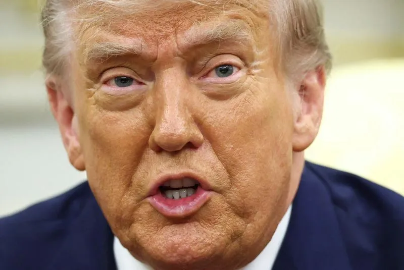 Trump anuncia tarifa de 100% sobre produtos farmacêuticos