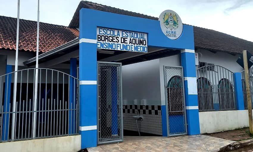 Profissionais da educação em Cruzeiro do Sul mantêm greve por reajuste salarial