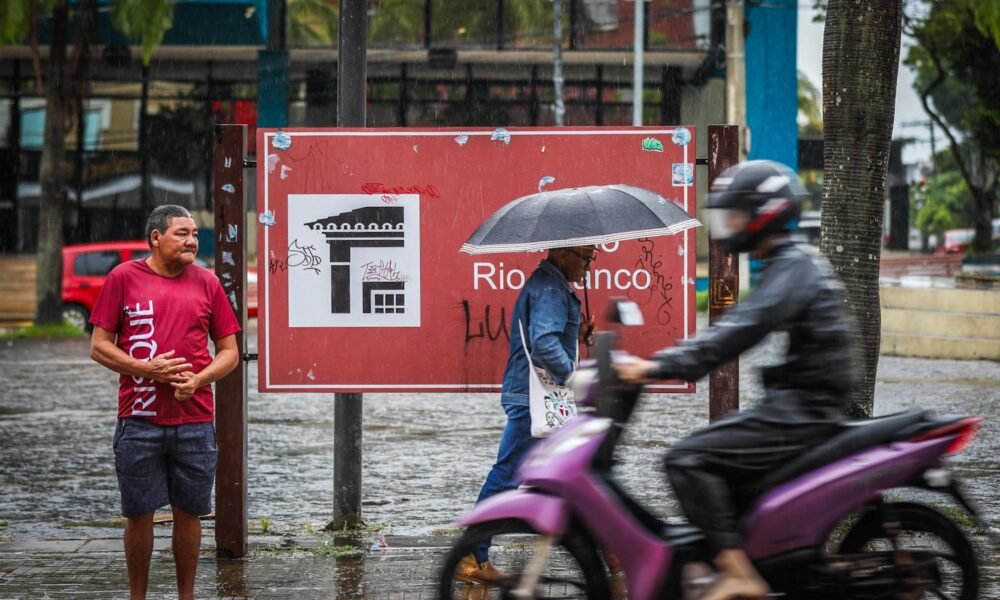 Acre recebe alerta de perigo de chuvas intensas até quarta (17)