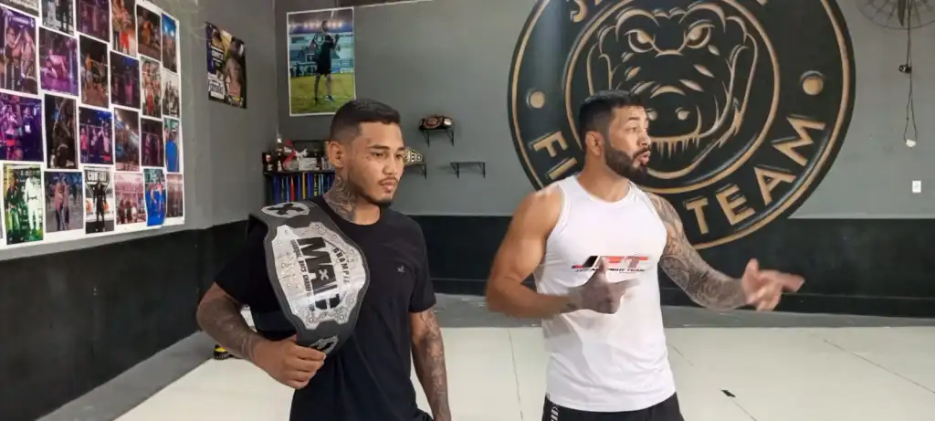 Lutador acreano conquista cinturão e busca vaga para representar o Acre no UFC
