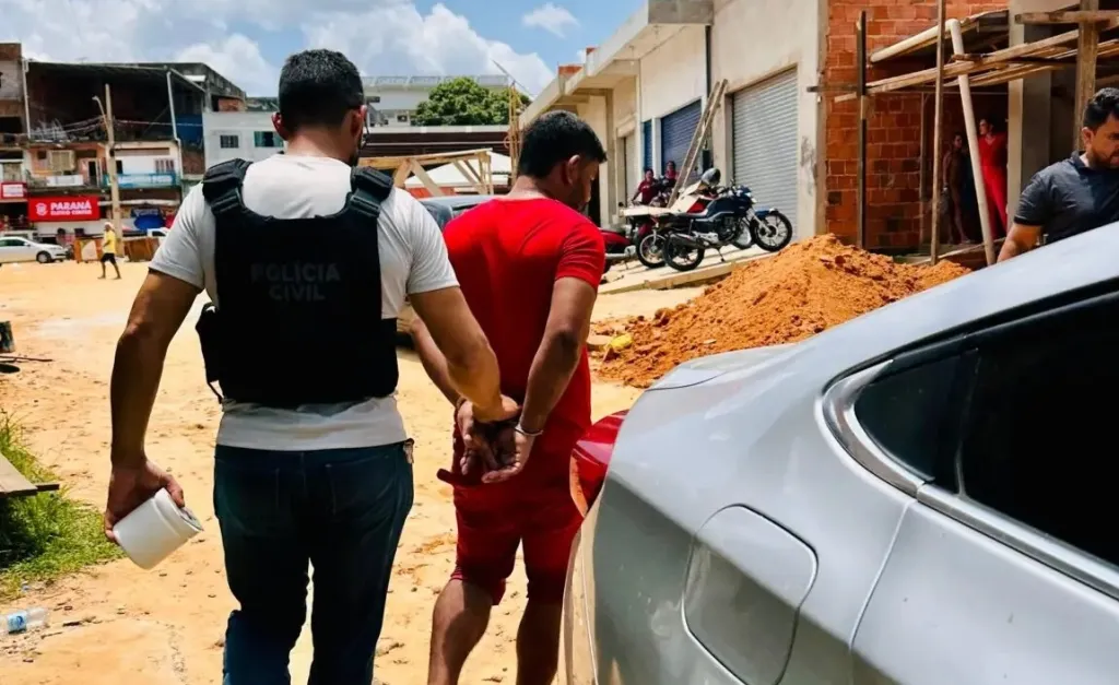 Polícia estoura ponto de droga no Centro de Cruzeiro do Sul e prende casal