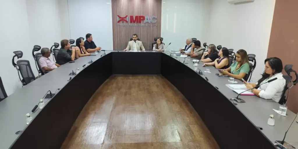 MPAC discute melhorias no transporte aeromédico de pacientes do interior