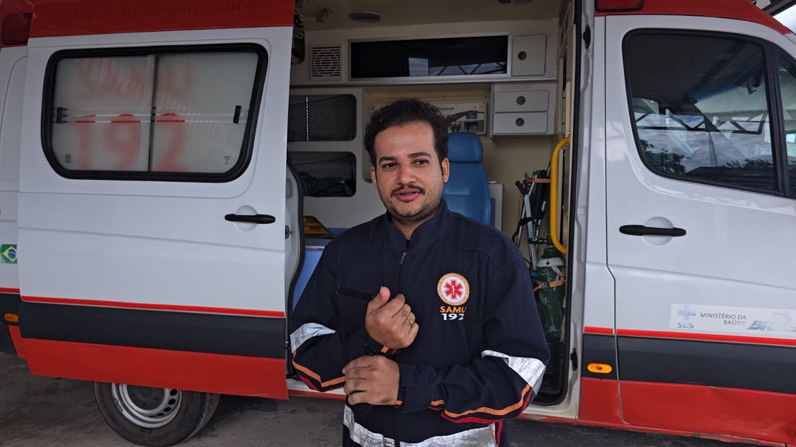 Criança de 6 anos que pulou de caminhonete em movimento passa bem após atendimento do SAMU em Cruzeiro do Sul