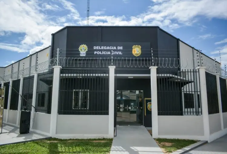 Polícia Civil apreende armas e prende homem que desacatou delegado em Tarauacá