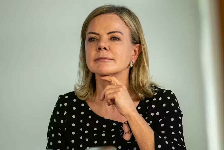 Ministra de Lula vai ‘passar a faca’ em cargos do Centrão e deixa políticos do Acre em alerta