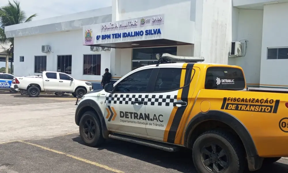 Operação apreende 13 veículos e prende uma pessoa em Cruzeiro do Sul