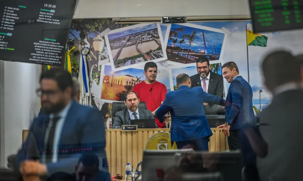 Câmara aprova projetos e mantém veto sobre cotas para mulheres vítimas de violência