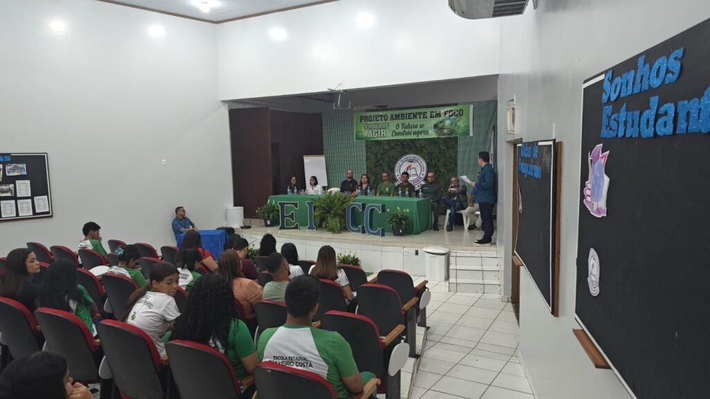 Estudantes da Escola Craveiro Costa promovem ações ambientais e mobilizam comunidade em Cruzeiro do Sul