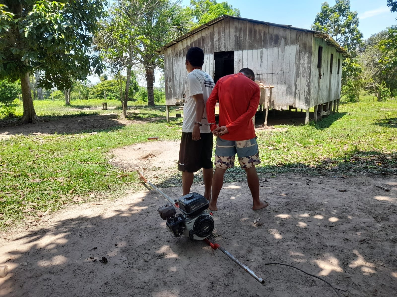Polícia Militar prende trio suspeito de furto de motores de rabeta em Marechal Thaumaturgo