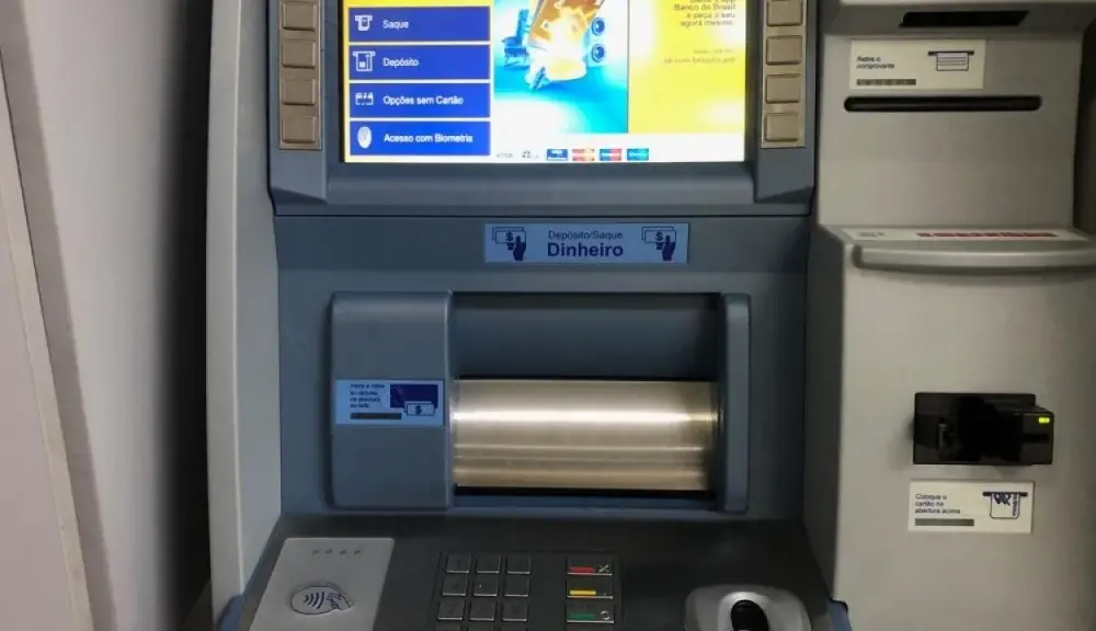 Tentativa de arrombamento a caixa eletrônico é registrada em posto de combustível em Cruzeiro do Sul