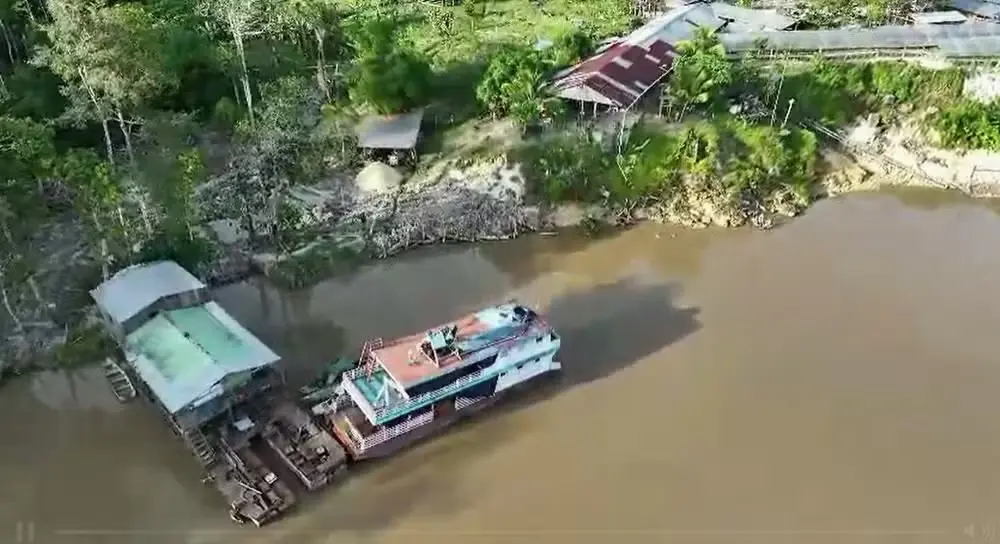 Forças do Brasil e da Colômbia destroem 14 dragas de garimpo ilegal em operação