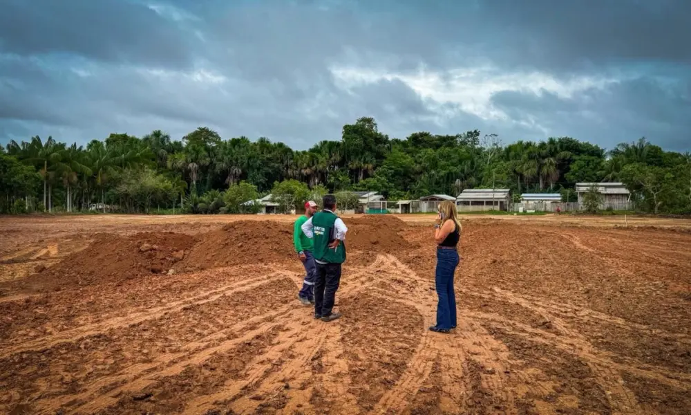 Deracre vistoria terraplanagem para novo campus do Ifac em Feijó