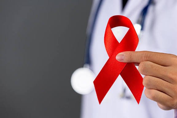 Cruzeiro do Sul registra oito novos casos de HIV em 2025 e intensifica ações do Dezembro Vermelho
