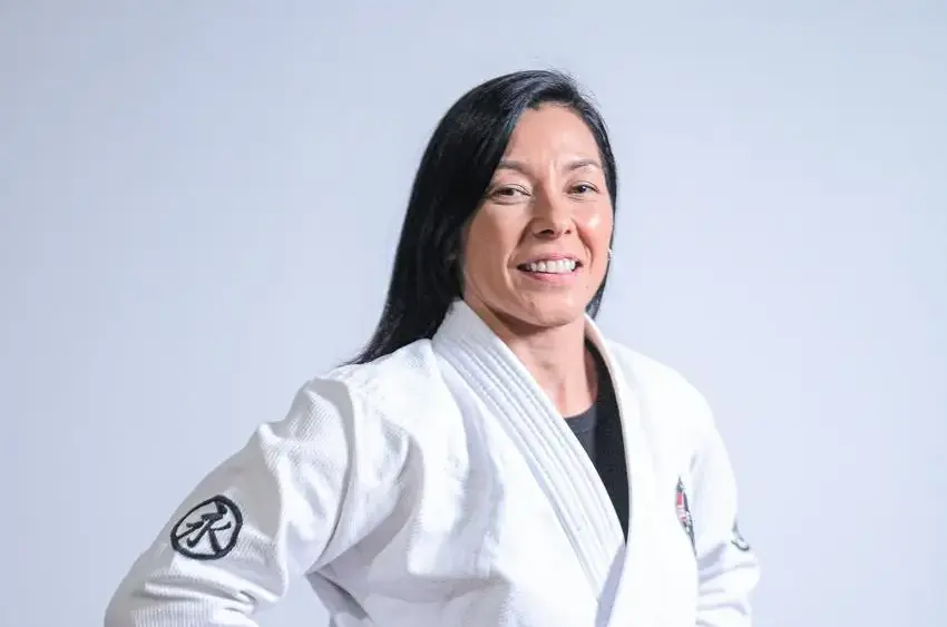 Nutricionista de 48 anos se torna 1ª mulher faixa-preta em jiu-jítsu no Juruá