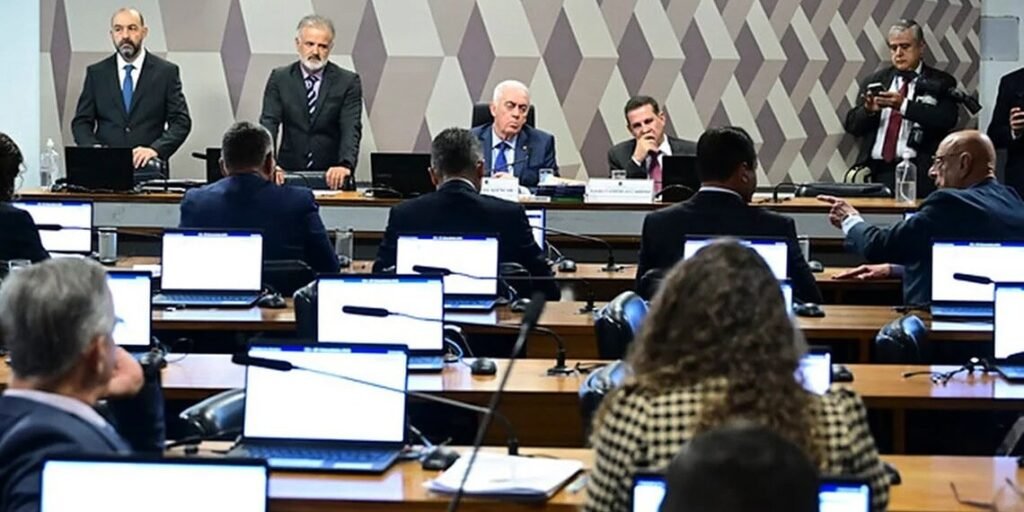 CCJ do Senado aprova fim da escala 6×1 de trabalho