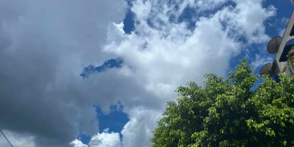 Sol, nuvens e chuvas pontuais devem predominar em todo o Acre nesta quinta-feira (4)