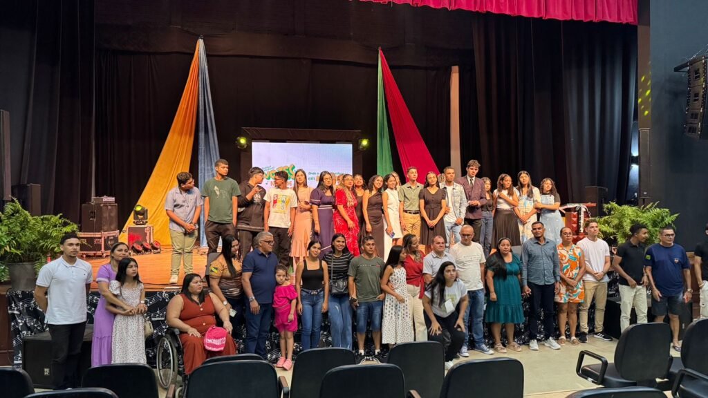 Festival Estudantil Vozes na Rede realiza semifinal no Juruá e seleciona cinco candidatos para a grande final em Rio Branco