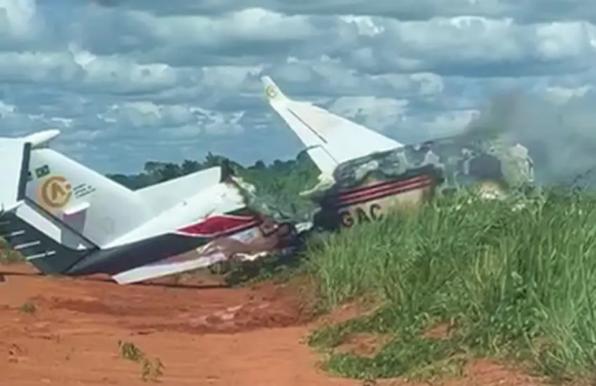 Avião de médio porte explode após pouso de emergência na divisa entre Acre e Rondônia