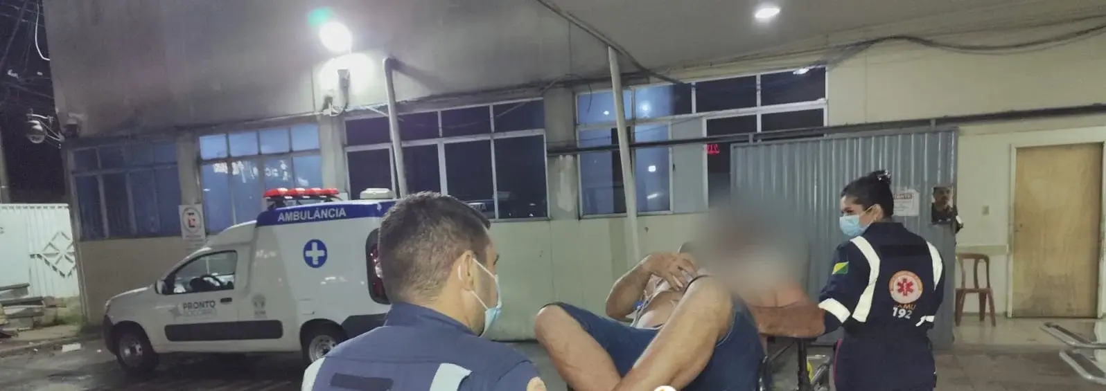 Caminhão é alvejado por tiros e trabalhador é esfaqueado no peito por faccionados