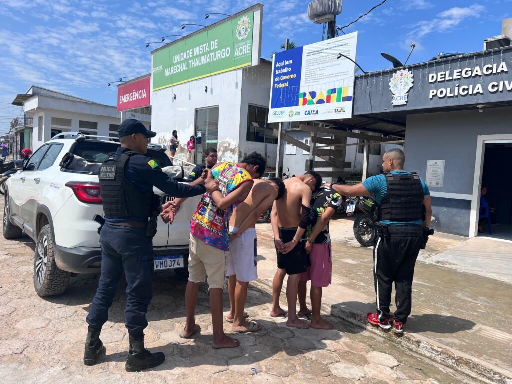 Polícia Civil e Militar prendem quatro pessoas, incluindo líder de facção, por tortura e invasão de residência em operação nesta sexta-feira