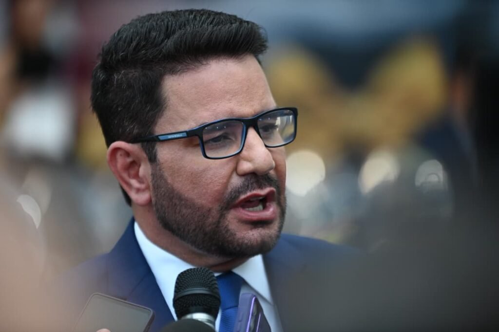 Gladson Camelí volta a exonerar e nomear comissionados nesta quarta-feira (3); veja lista completa