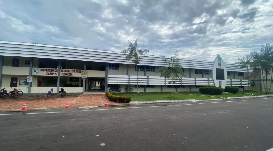 Ufac abre inscrições para encontro sobre leitura e estudos teatrais no campus Floresta