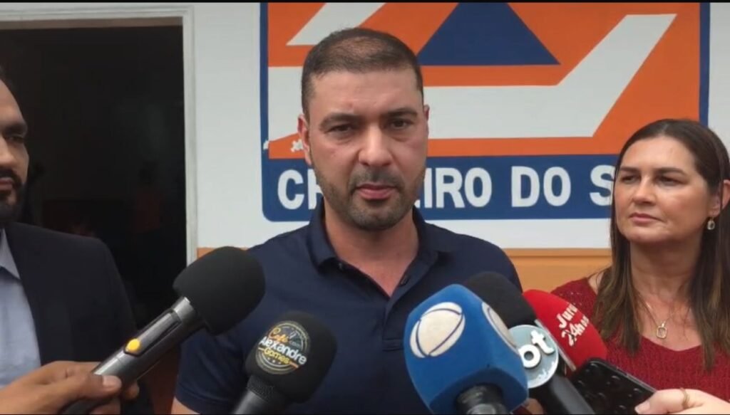 Presidente da Aleac, Nicolau Júnior realiza entrega de equipamentos à Defesa Civil de Cruzeiro do Sul