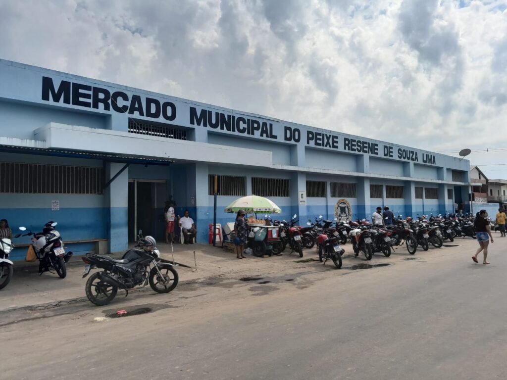 Prefeitura realiza ação integrada de fiscalização nos mercados públicos de Cruzeiro do Sul